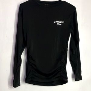 Black long sleeve protec Wilson shirt medium size in women